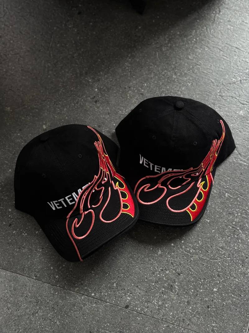 CAP REEBOK X VETEMENTS