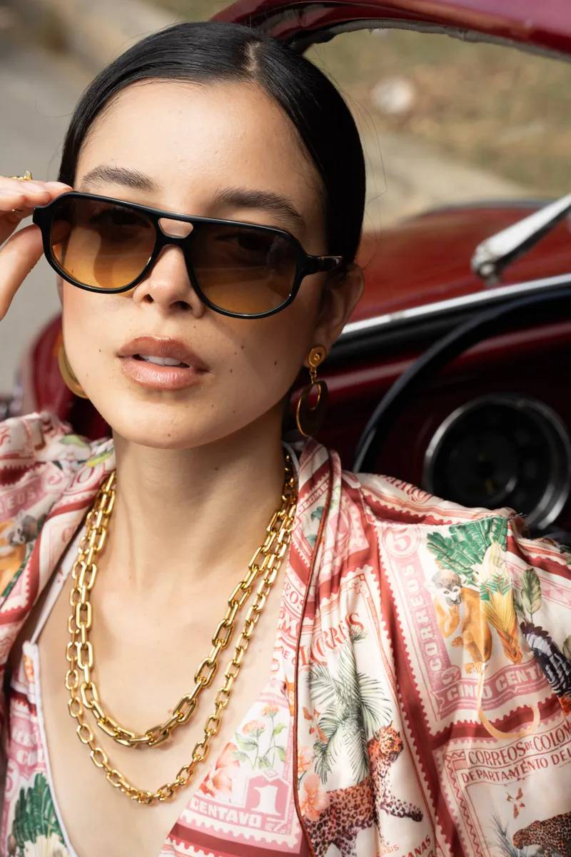 AKIRA BLACK SUNGLASSES